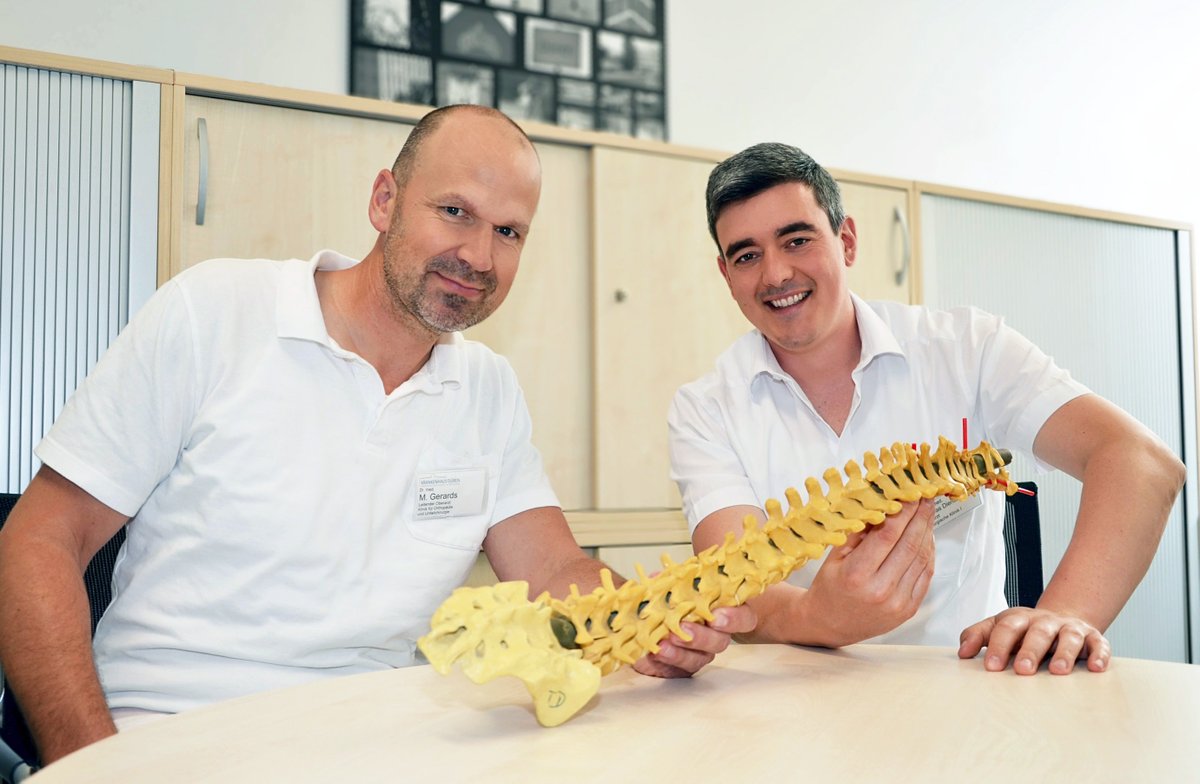 Unsere Wirbelsäulenchirurgie ist von der Deutschen Wirbelsäulengesellschaft (DWG) zertifiziert worden. Spezialisiert ist sie unter anderem auf die Operation von Bandscheibenvorfällen. Mehr dazu auf unserer Homepage. #krankenhaus #dueren #wirbelsäule #bandscheibenvorfall