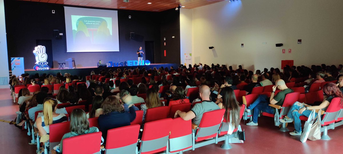 edpuzzle_es's tweet photo. Aún seguimos con emoción del finde #justedu Gracias @flipped_primary por impartir nuestro taller @justedues https://t.co/fxtAh0rrEu