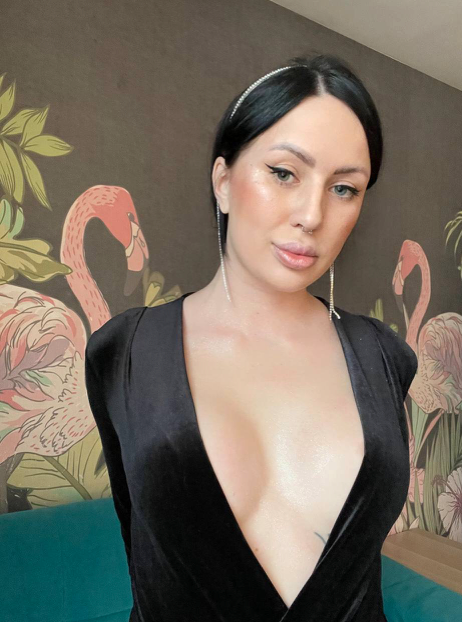 Yourfavbutt’s pics and videos