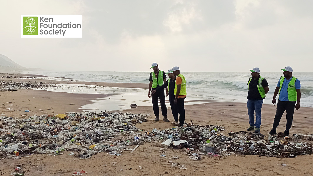 Ocean pollution comes in all shapes & sizes. It's estimated that up to 80% of ocean pollution comes from land-based sources. It means that you have the power to make an impact by doing your own cleanups.
#oceanconservation #saveouroceans #climatechange #beachcleanup