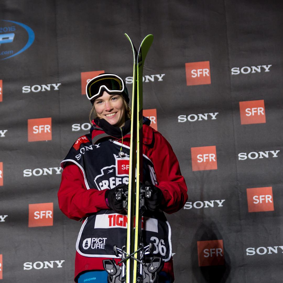 anna_drew_'s tweet photo. Can't believe the competition season is over! Here's another shot taken by @andrewewoods from @sfrfreestyletour in Tignes last week! #Happy #keepyahtipsup #tricksonsticks ๐ฟ๐ซ๐ท๐บ๐ธโ๏ธ https://t.co/eCJqi65nMr