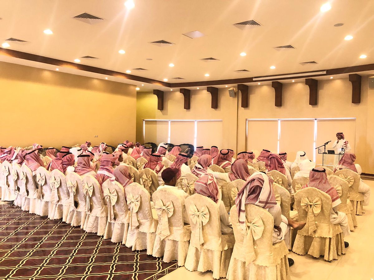 mun_alasyah's tweet photo. #بلدية_محافظة_الأسياح  بالتعاون مع مكتب تعليم الأسياح يستضيف الدورة التدريبية 
لسائقي حافلات النقل المدرسي، حول اجراءات الأمن والسلامة بمقر ضيافة البلدية. 
والتي قام بتنظيمها شركة تطوير لخدمات النقل. https://t.co/NXclaZDKU5