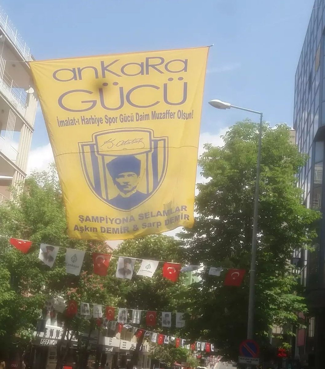 Tunalı Hilmi Caddesi Ankaragüçlüdür! Sizlerden gelenler. Bizi tercih ettiğiniz için teşekkürler. 🟡🔵 #Ankaragücü