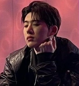 boredbinic's tweet photo. LOOK AT HANBIN YALL https://t.co/vclKPQSesk