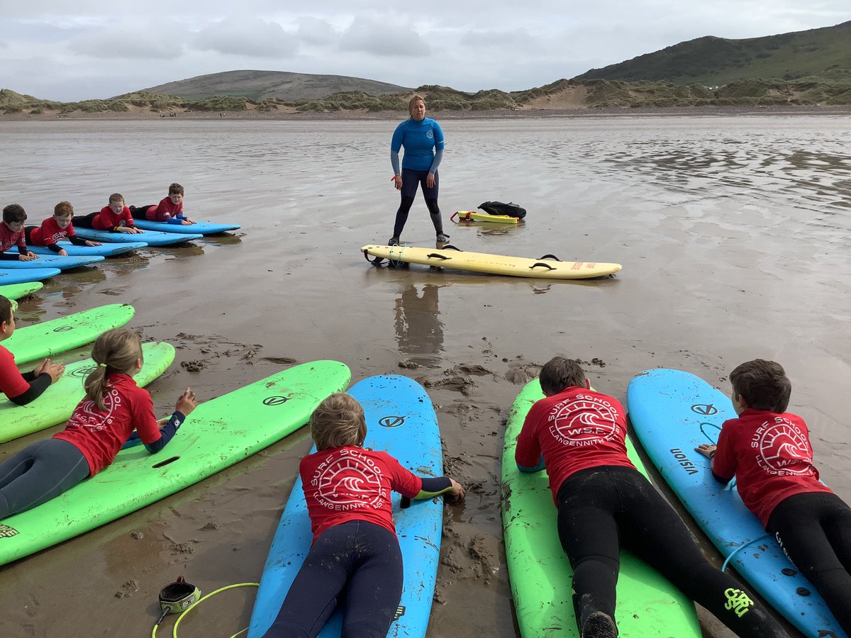 llanrhidianp's tweet photo. 1st group are ready and practising 🏄‍♀️ Very proud of our ambitious pupils ☀️ not just developing their surf skills but developing their confidence and resilience 🏄‍♂️ @surfschoolwsf #LlanHealth #LlanCom #LlanFun https://t.co/yibsglnbnT