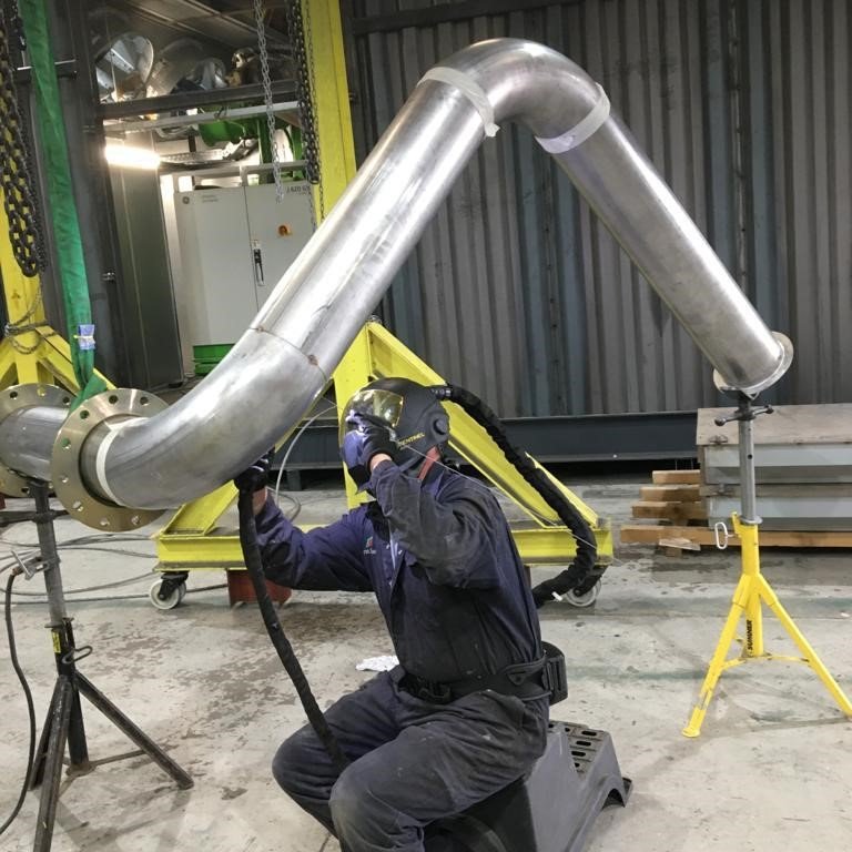 Fe26Fabrication's tweet image. Positional welding of 8” stainless steel gas pipe for our customers power generation site 👩‍🏭

#welding #pipework #gaspipe #stainlesssteel #ukmfg