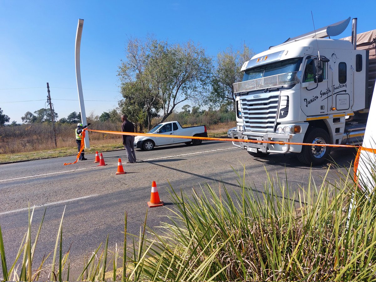 CityofJoburgZA's tweet photo. We've reached the debriefing part of the simulation where the @SasolSA, @CityofJoburgEMS, and @JoburgDMC teams will be talking about the challenges and resolutions of today's simulation. 
#SaferJoburg #SafetySimulation ^LM https://t.co/gUyn8RvqWs