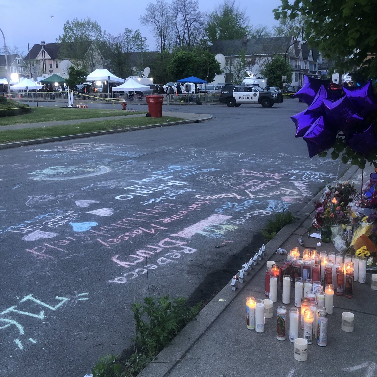 HFormerLYonTV's tweet photo. Names of the #Buffalo shooting victims written in chalk on the street @WGRZ https://t.co/RoR62TMHal