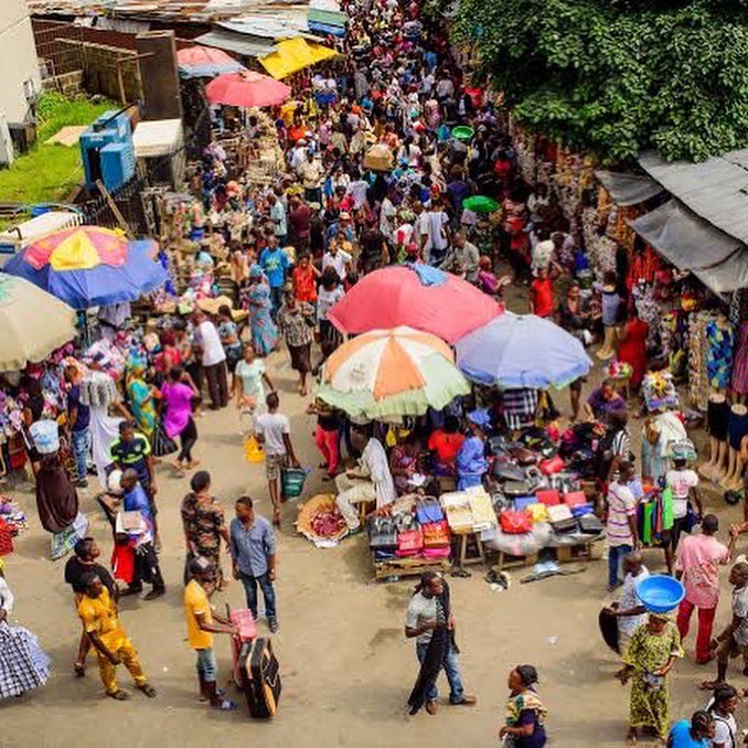 pawstudiosAF's tweet photo. Showing off our beautiful country Nigeria in the anticipation of our cultural exchange project Glimpses From the Edges 😊  

We’ve had loads of applications sent in the past weeks but we could only pick 5 people as required and we would be introducing them in the next post 👏🏽 https://t.co/BqhkGfC6aa