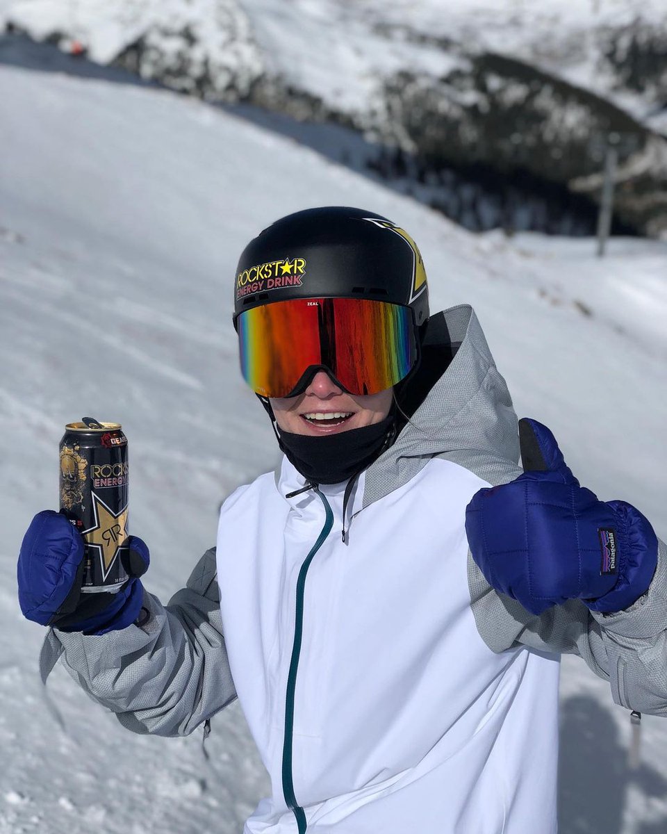anna_drew_'s tweet photo. Wishing For more days like this in 2020 after my shoulders all healed up. Here’s to new decade 🍾🥂.... get outta here 2010’s! @rockstarenergy https://t.co/Oa90RKF4T3