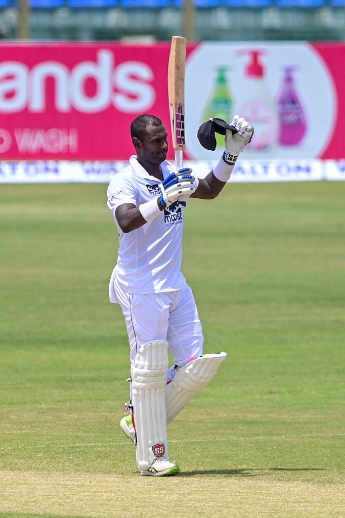 OfficialSLC's tweet photo. 💔 Angelo Mathews misses out on his well deserved double century just by one run!

SL 397 all out (A Mathews 199, D Chandimal 66, K Mendis 54 : Nayeem 6/105, Shakib 3/60)

#BANvSL https://t.co/6EO0ctu0mF