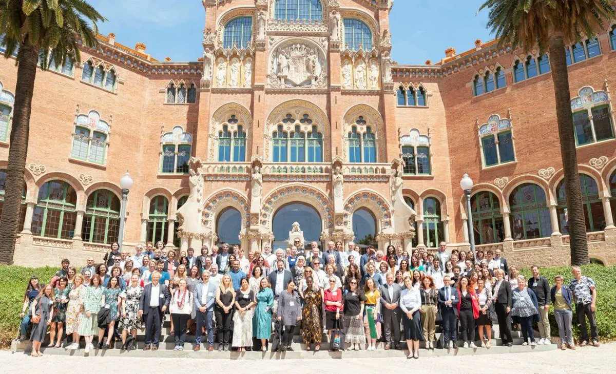 EUROCITIES's tweet photo. Throughout this crisis, local efforts have shown robustness in the social care system, which remains at risk.

Participants at #SAFBcn2022, which took place last week, shared a desire for cities’ social leadership to be recognised at national &amp; EU levels.

https://t.co/LAdvnw40uQ https://t.co/WeWKHmVmbG