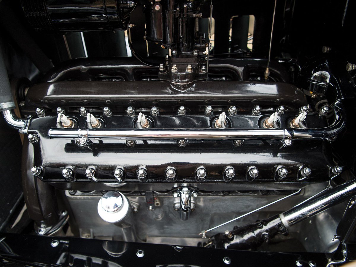 UltimativCars's tweet photo. And the story continues: @Nr1_Car_Enth is n°232.

The #LWB-version of the #Lincoln #ModelK-series (1931-39; 15,697 units) was the #KB (3,369 u.), of which 1,515 were made in 1932, incl. 13 #Sport #Phaeton [by #Murphy; 232B].

This unit (n°893/3,369) is the last '32 232B-survivor. https://t.co/sQXkGa4Mde