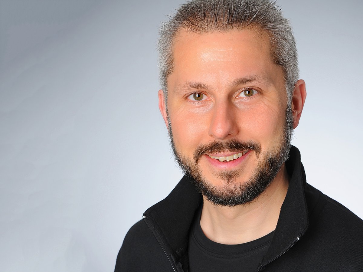 Tagungspreis für PD Dr. Jan Matthes: Innovativer Poster-Karaoke-Beitrag ausgezeichnet uk-koeln.de/uniklinik-koel… <a href="/UniCologne/">Universität zu Köln</a> #Pharmakologie #Uniklinik #Köln