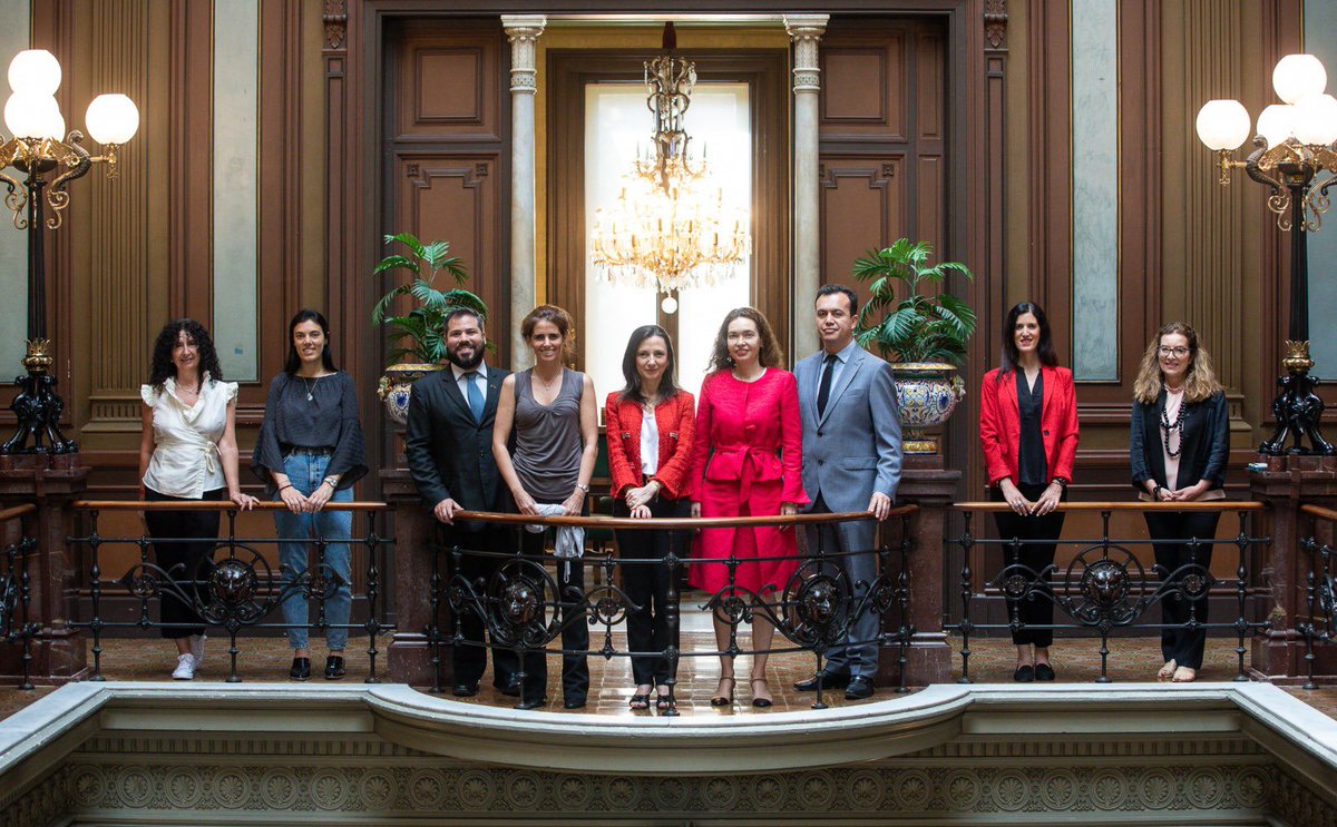 La diputada de l'ICAB <a href="/rpsastre/">Rosa Isabel Peña</a> i la pres. de la Comissió de RRII de l'ICAB Noemi Blázquez reben a cinc jutges/esses iberoamericans que participen al Curs de Formació Judicial Especialitzada de <a href="/Esc_Judicial/">Escuela Judicial</a>. Excel·lent ocasió per estrènyer els vincles entre ambdues institucions.