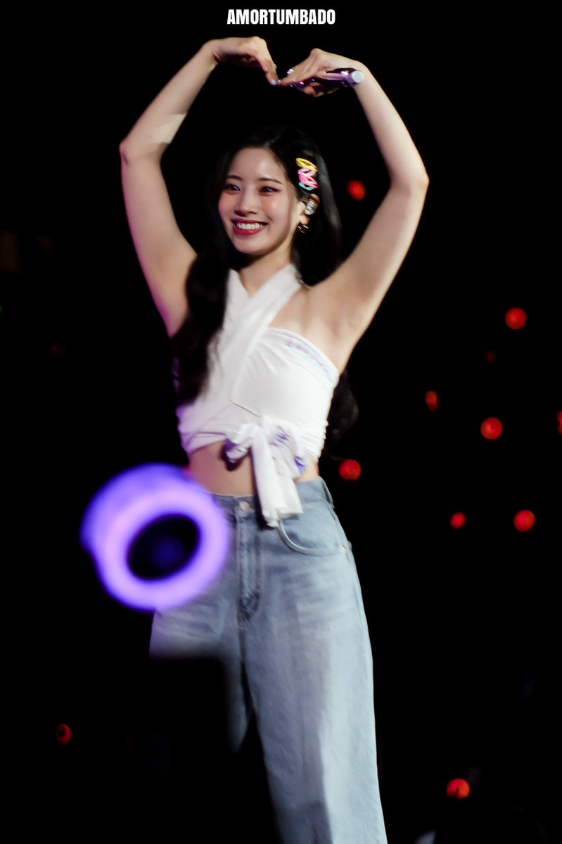AMORTUMBADO's tweet photo. 220514 TWICE ENCORE in LA

#TWICE_4TH_WORLD_TOUR_ENCORE #TWICEINLA #TWICE #DAHYUN https://t.co/wnR22qqzu4