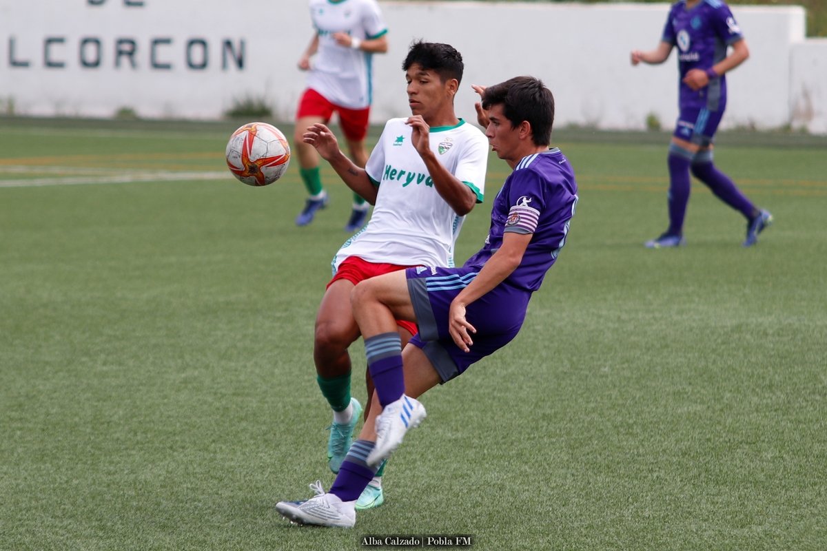 _albacg's tweet photo. El @EscuelaTrival cerró su último partido en casa en #DH5 con una victoria de mucho mérito frente a todo un @RVcantera. Os cuento cómo fue en @poblafm: https://t.co/FnqGGuykMd https://t.co/OJwQUkaKPf