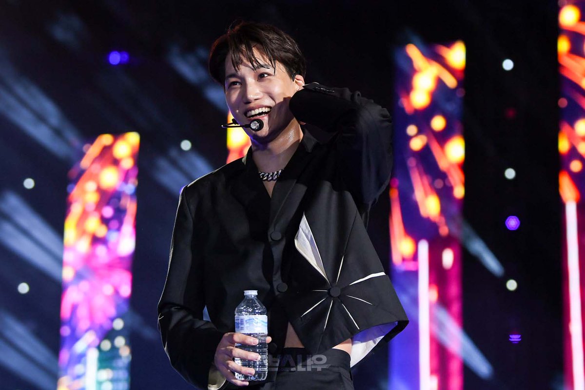 SBSNOW's tweet photo. 뜨거운 열기 가득한
케이팝 플렉스 현장 포토🔥

SBS <KPOP.FLEX >
☞ 5월 29일 [일] 밤 11시 5분 방송

#SBS #KPOPFLEX #케이팝플렉스
#카이 #KAI #EXO https://t.co/B05TleWeFs