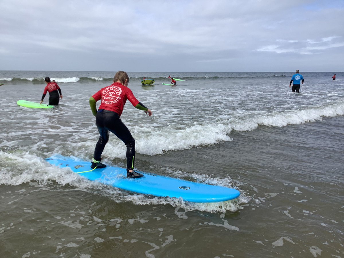 llanrhidianp's tweet photo. Surfs up! 🏄‍♀️Very proud of our ambitious pupils ☀️ not just developing their surf skills but developing their confidence and resilience 🏄‍♂️ @surfschoolwsf #LlanHealth #LlanCom #LlanFun https://t.co/rKtn5QNbLh