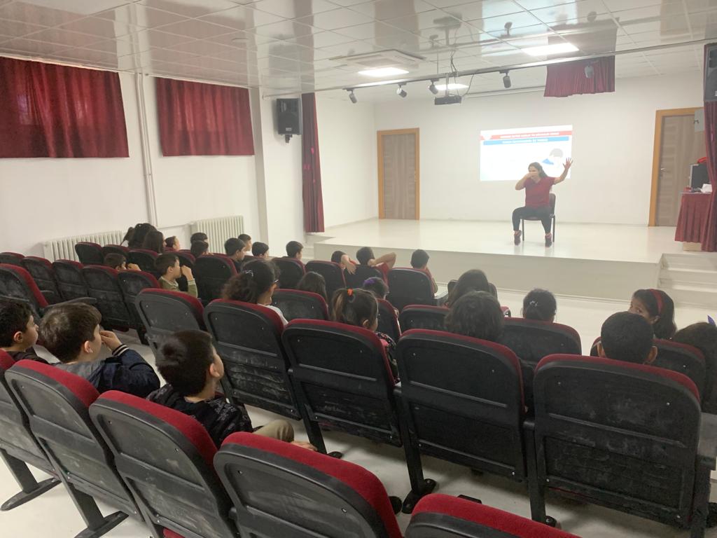 Malatya İYEM ilkyardım eğitim merkezi Temel Eğitimde 10.000 okul kapsamında Muhuttin Özmumcu ile Fatih ilkokulunda öğrenci ve veli egitimleri yapıldı.
<a href="/OzilLevent/">Dr. Levent Özil🇹🇷🇹🇷🇹🇷</a> <a href="/ozkan_meb/">Özkan AVCI</a>
<a href="/MalatyaMem/">MALATYA İL MİLLİ EĞİTİM MÜDÜRLÜĞÜ</a> <a href="/behcet_bakir/">behçet bakır 🇹🇷</a>