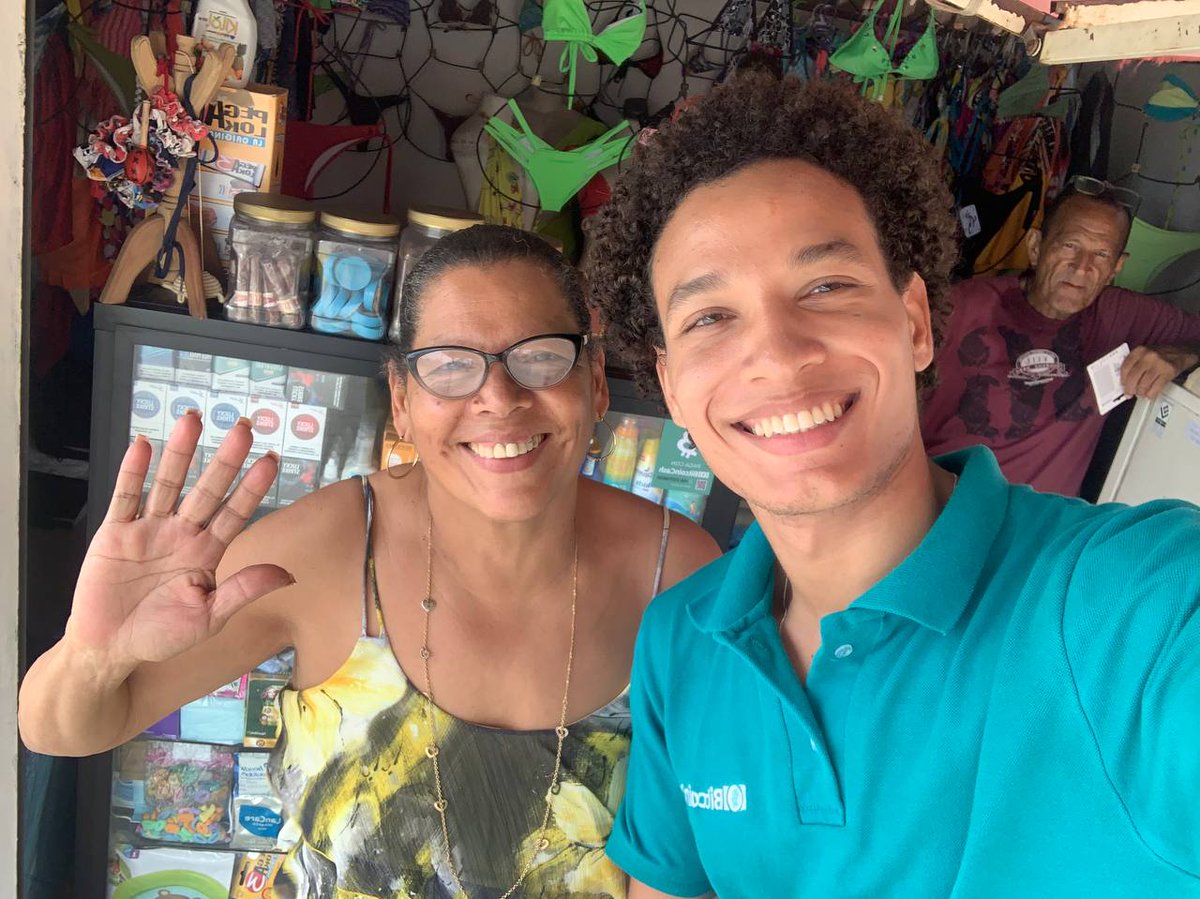 BCHLatam's tweet photo. ¿Sabías que #LaGuaira se caracteriza por tener muchos comercios cerca de la playa? 

Bueno... Nuestro #BitcoinAgent @GabrielCerezo11 está haciendo captaciones fantásticas en Caraballeda #Venezuela 

¡Solo falta que vayas tú a pagar con #BCH! https://t.co/SWLbLak1O1
