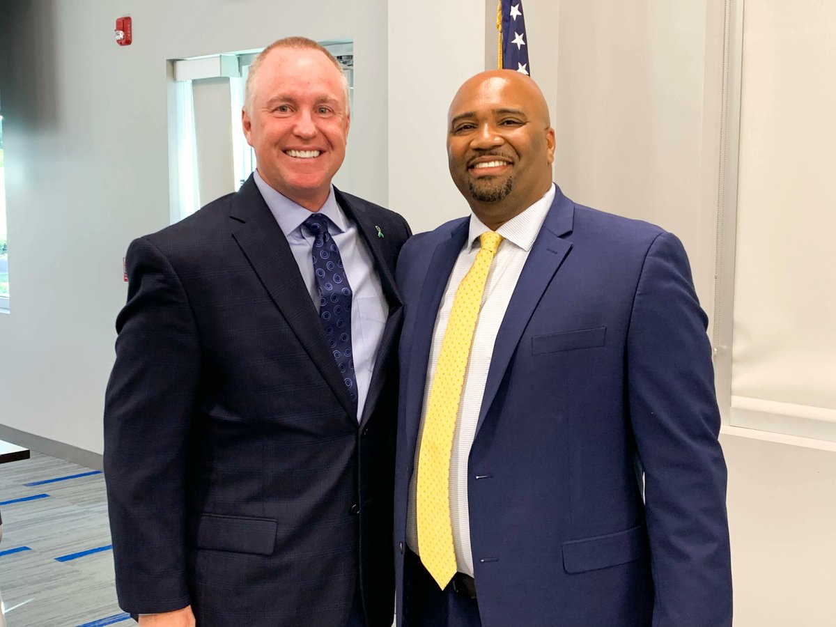 RockHillSchools's tweet photo. Dr. Marek Marshall, currently serving as the AP at South Pointe, has been named principal of Saluda Trail Middle School for the 2022-2023 school year. Dr. Marshall has over 20 years of experience in the RHS &amp; we look forward to his leadership at STMS! #TouchHeartsTEACH https://t.co/ZNzp2zHHeR