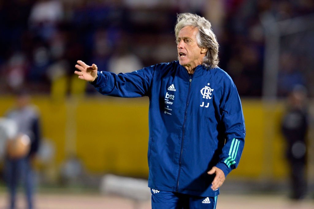 futtmais's tweet photo. O empresário que representa Jorge Jesus no Brasil garantiu que o treinador pretende esperar o Flamengo antes de definir o próximo clube.

"Ele ainda não assinou (com Fenerbahçe), vai esperar o Flamengo", disse.

🗞️ @jorgenicola https://t.co/c9j3WmBEkB