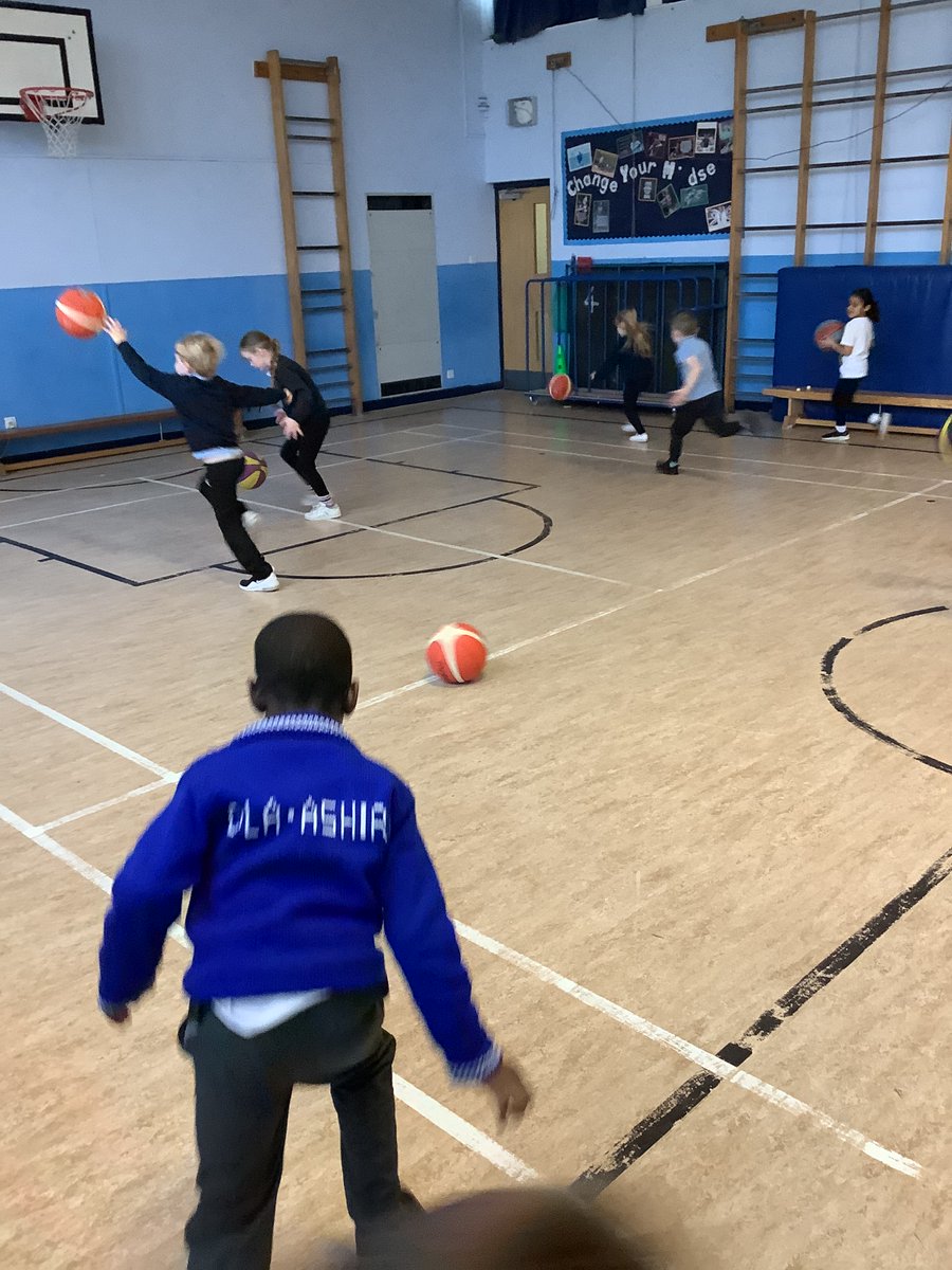 MissHallidayCVP's tweet photo. Our first activity of health week was basketball. We enjoyed learning to dribble the ball! 🏀 @CanalViewPSEdin https://t.co/j2xifqcc21