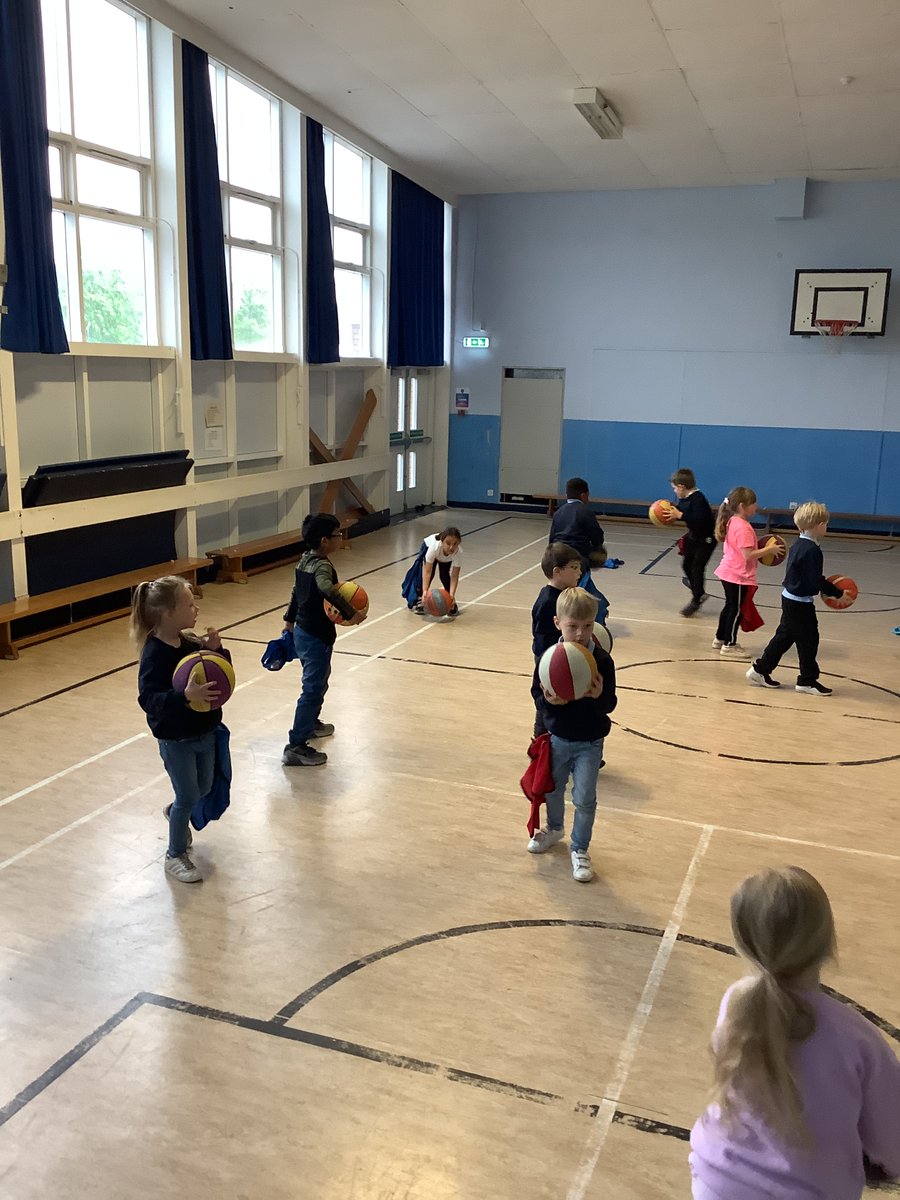 MissHallidayCVP's tweet photo. Our first activity of health week was basketball. We enjoyed learning to dribble the ball! 🏀 @CanalViewPSEdin https://t.co/j2xifqcc21
