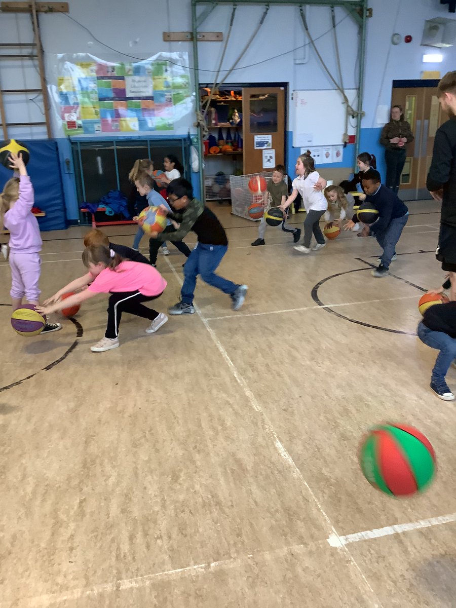 MissHallidayCVP's tweet photo. Our first activity of health week was basketball. We enjoyed learning to dribble the ball! 🏀 @CanalViewPSEdin https://t.co/j2xifqcc21