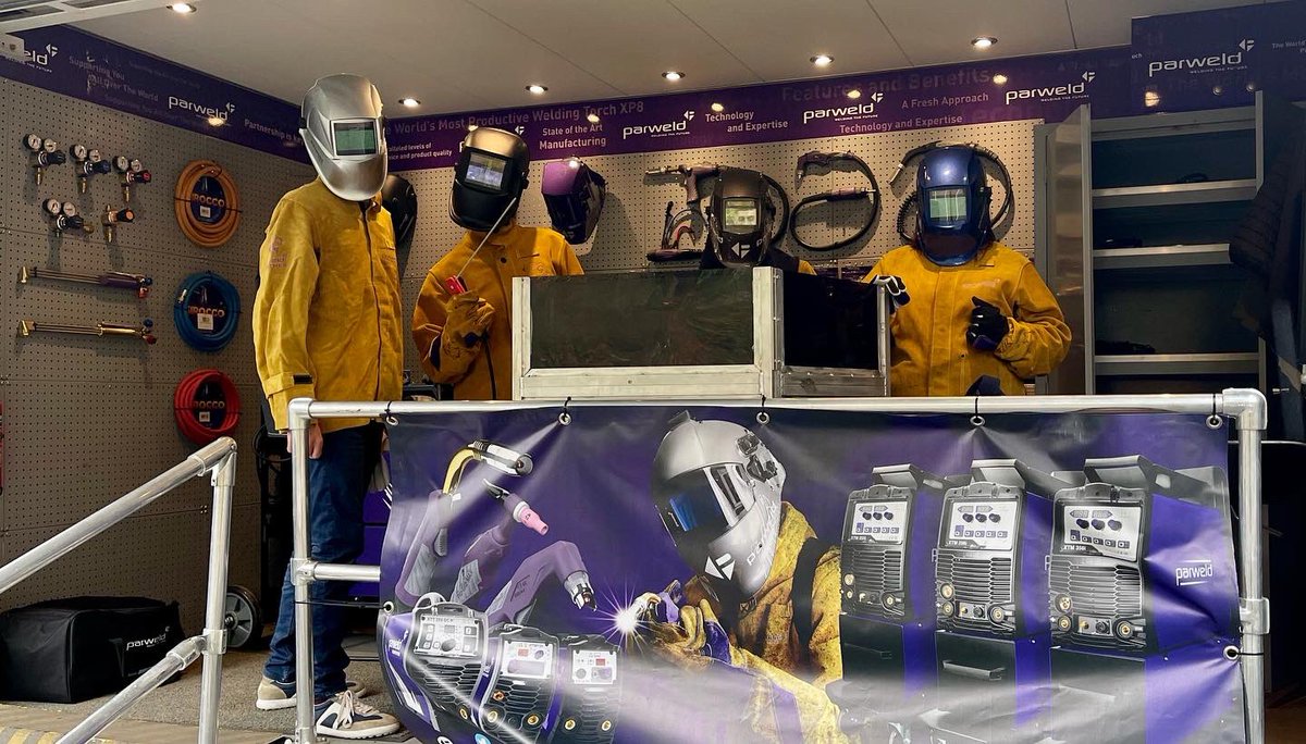 Parweldltd's tweet photo. We’re having a great day here with Betaplast, the team have flown in all the way from Slovenia 🇸🇮 it’s great to have them on board! 

#Parweld #Slovenia #Welding #Betaplast #WeldingDistributor #Weld https://t.co/5dcbr9UFSQ