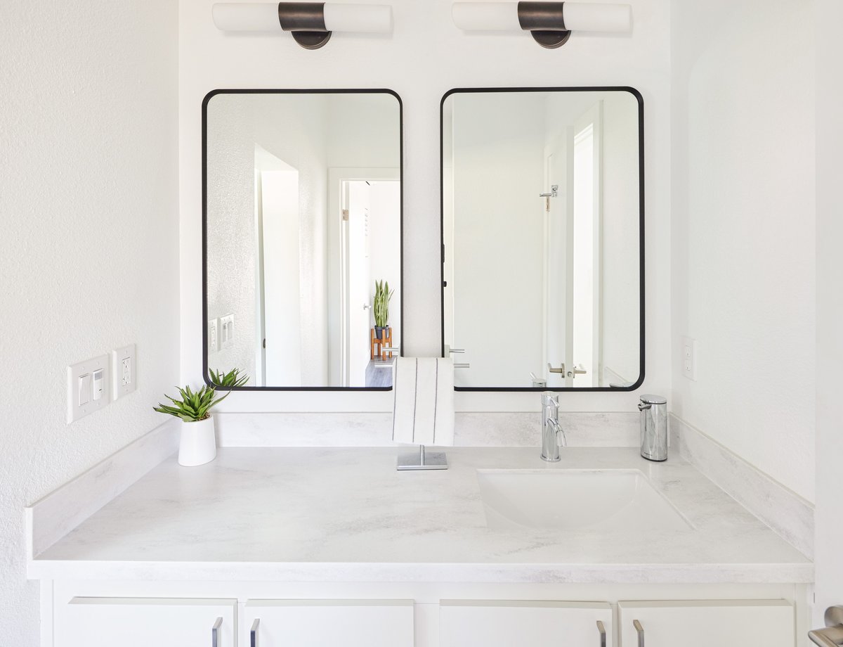 uniteddwelling's tweet photo. Get more by using less - space that is! An ADU offers luxury and comfort in all areas of the home, including the #bathroom. 🛀 Also, appliances are INCLUDED with a United Dwelling #ADU! 🏡 Explore how small spaces can bring in BIG DOLLARS! ➡️  https://t.co/AIvs76VWny https://t.co/MvdHdgMjSn