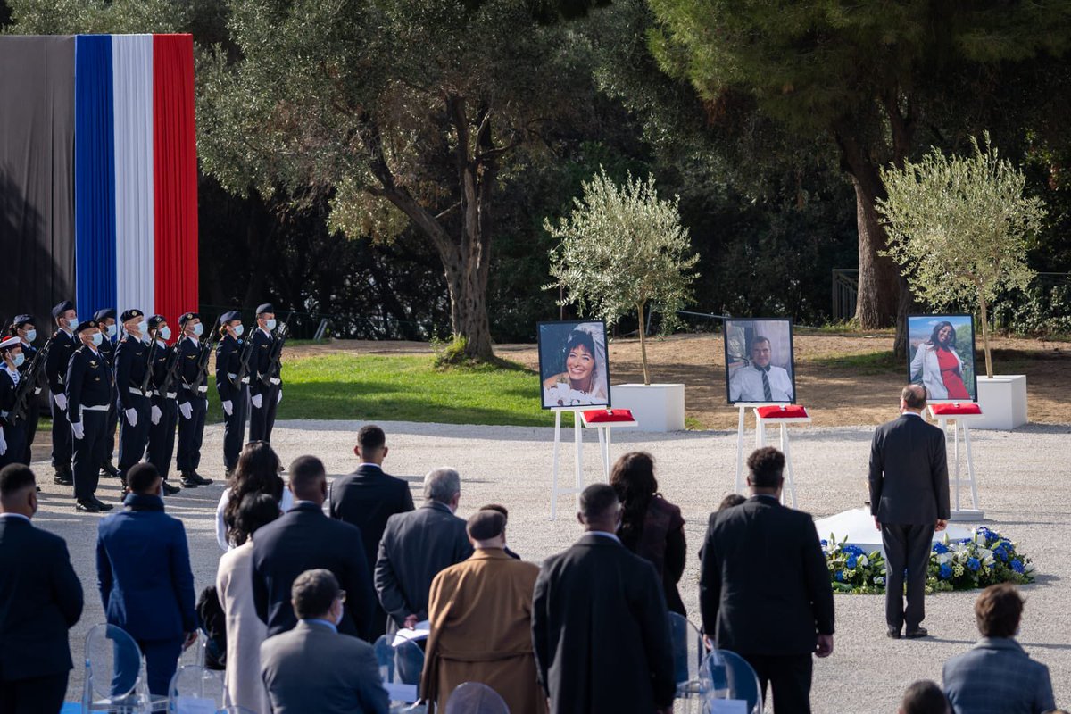 cestrosi's tweet photo. Après 2 ans à #Matignon, hommage à @JeanCASTEX qui a été un Premier ministre proche des Français, des élus locaux et de notre ville.
Au delà de sa gestion de la crise #Covid que je salue, je tiens à le remercier pour les nombreuses réformes qu’il a initiées au service de la 🇫🇷 https://t.co/K0nbkVNQcm
