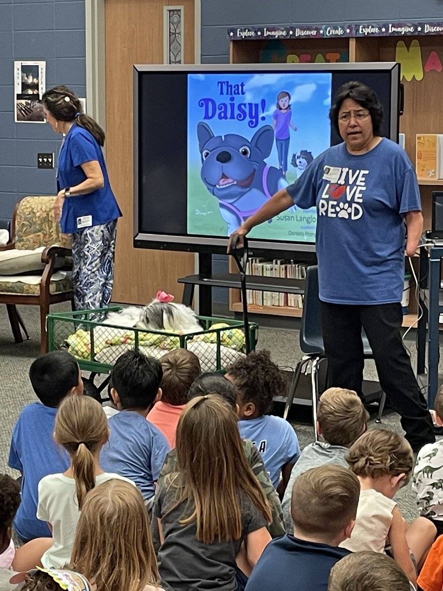 PennySmethers's tweet photo. Author visit today from Susan Langlois with her book That Daisy! Thank you Dee Goff (handler) for what you do w/ your reading dogs!! @Metzler_Library @MetzlerKISD @KleinISD https://t.co/vKKB3aCQ6k