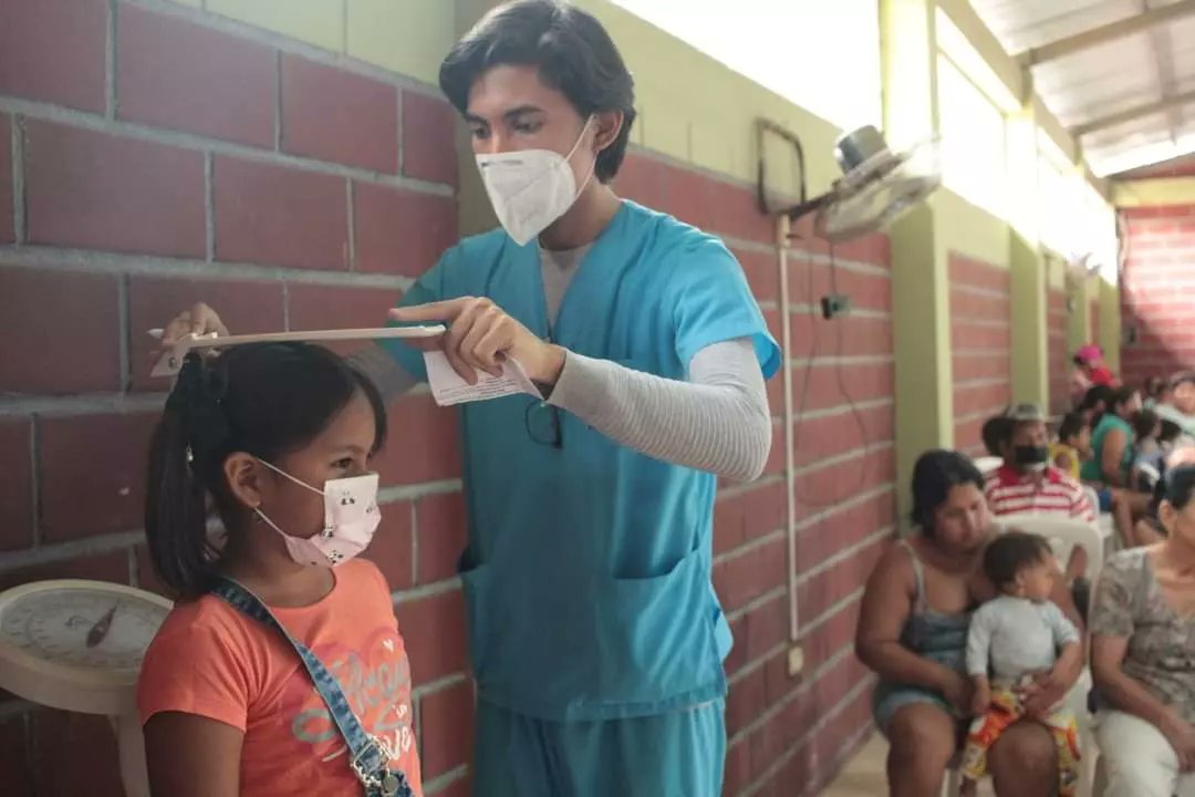 ConagopareG's tweet photo. Suscribimos un convenio con @tecno_argos , con el cual llegamos con brigadas médicas y medicina gratuita a varias parroquias de la provincia.
Este fin de semana llegamos con la brigada a la parroquia Virgen de Fátima. 
#YildaRivera
#TrabajandoJuntos 
#LoHacemosDeCorazón https://t.co/JF6al47pdB