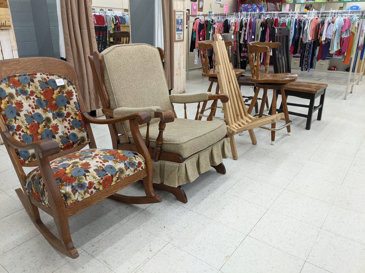 DropInnResale's tweet photo. Furniture!!!! Couches, desk, dinner tables, vanities, chairs and more!!! Come and see!!! 

#DropinnCR
#thrifting 
#HopeHelpHealing 
#blessingreaction https://t.co/E9Ldu0Wq3G