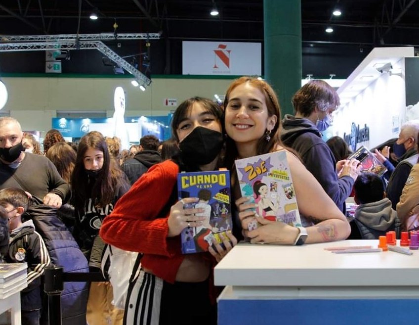 oliviaforstupia's tweet photo. Ayer fue un dia magico, gracias por hacerme tan feliz y por ser mi arcoíris despues de la tormenta, te amo💘 @FDoficial #FirmaFD https://t.co/cqIjHB2j7G
