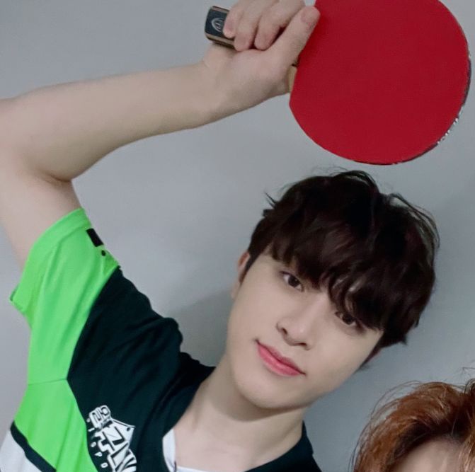 Shinji_00z's tweet image. Tolong ya dek Wawan #SEOJUNGHWAN 
Gantengnya munduran dikit
Posisi wrecker bahaya nih