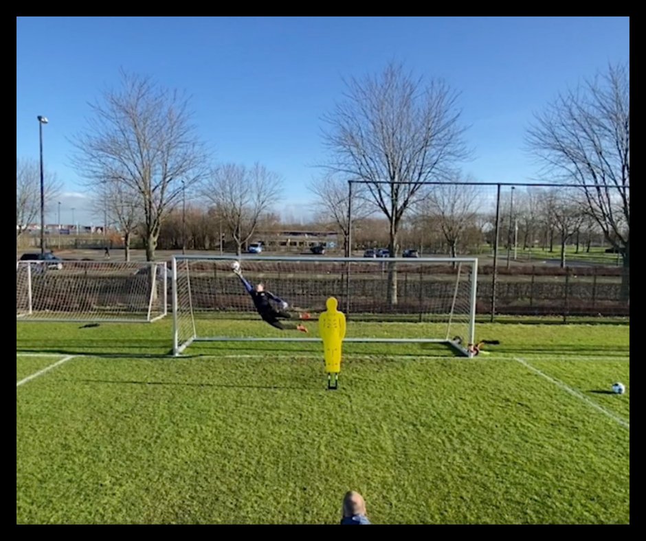 𝗩𝗔𝗡 𝗚𝗔𝗔𝗟 𝗢𝗩𝗘𝗥 𝗡𝗘𝗗𝗘𝗥𝗟𝗔𝗡𝗗𝗦𝗘 𝗞𝗘𝗘𝗣𝗘𝗥𝗦 🧤

Afgelopen donderdag uitte Louis van Gaal zijn zorgen over de Nederlandse keepers. We schreven hier eerder ook al een blog over. Lezen? Check de link: bit.ly/KeepersOpleide… 💥