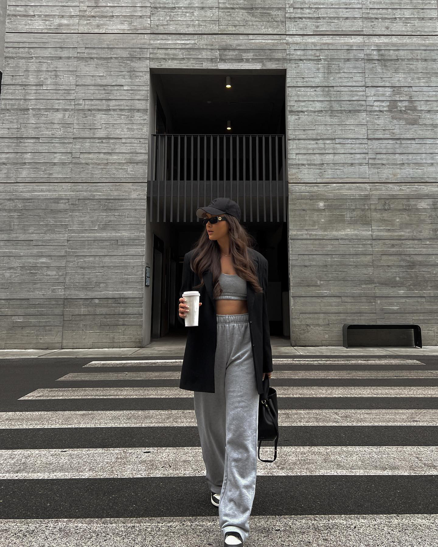Alo Yoga on X: Lounge-wear 🤝 Business casual Allysa from Fashionably  Surfed styles our Scoop Neck Sweatshirt Bra and Accolade Straight Leg  Sweatpant perfectly for the week. Shop now:    /