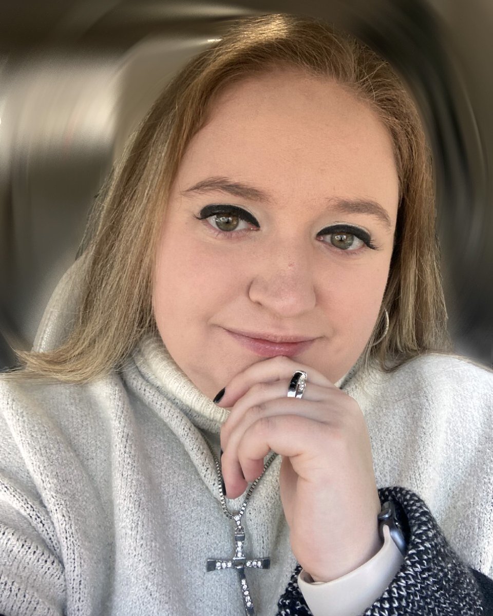 FDUWhatsNew's tweet photo. How has Mylan kept busy the last four years? Find out today on #FolksofFairleigh on Instagram and Facebook! 🧪
#myfdu #fduwhatsnew #fduflorham #fdu #fairleighdickinsonuniversity #STEM #biology #campusinvolvement #studyabroad #stemeducationnetwork https://t.co/s2Vp5P1aFk
