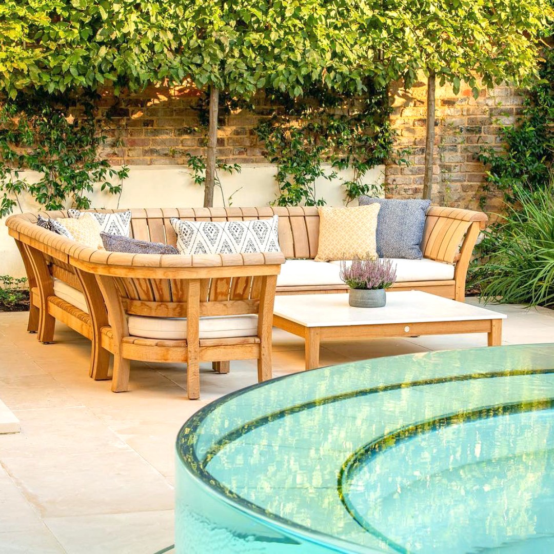 LandscapeEvent's tweet photo. This week, we'll highlight some of our speakers' incredible work. @BowlesWyer Make sure you're at The LANDSCAPE Show in September to listen to John Wyer share his experiences and knowledge. Register to attend - click bio.
#gardendesign #design #gardenideas #waterfeature https://t.co/uPSXpJrpCI