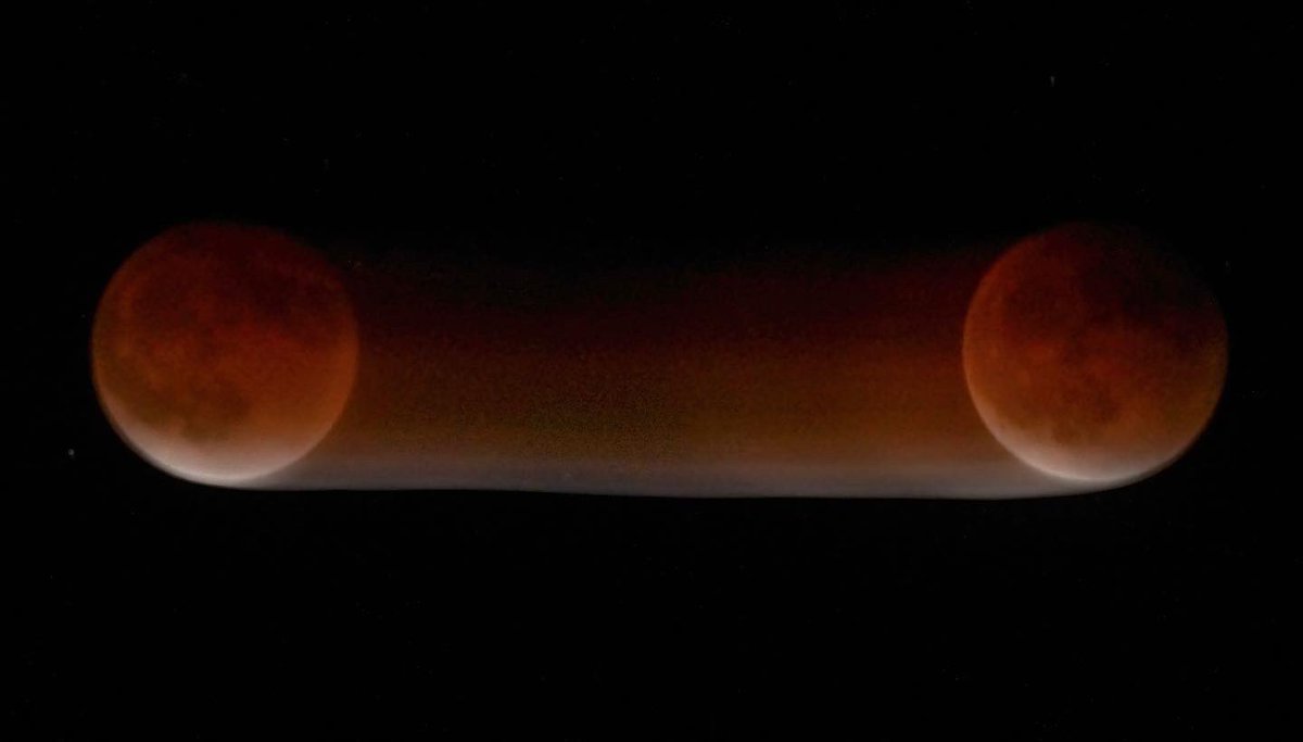 roadlyfe's tweet photo. Super Flower Blood Moon, take me with you. https://t.co/ZrYUfvZpMp