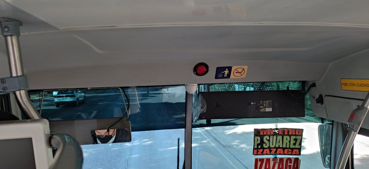 demiangilaldeco's tweet photo. La cámara de seguridad no funciona, está volteada. https://t.co/4SKaC0Le6m
