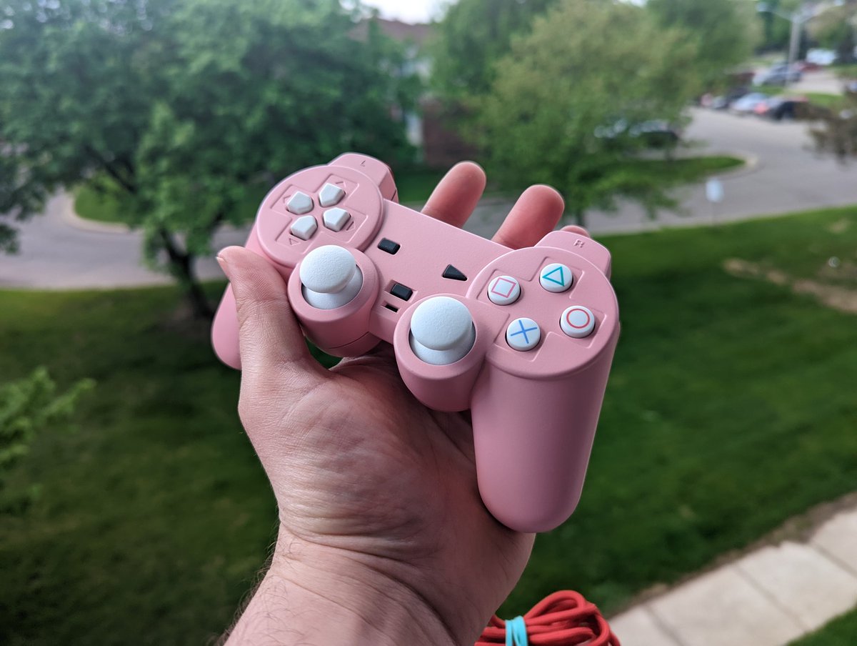 PuzzleCustomss's tweet photo. Had this beautiful controller commissioned by @CFGamebreaker and it's probably one of my favorites I've done so far. 

Thank you for being so patient with me while I worked out the kinks, will be on the way very soon! https://t.co/rEfXyCrOAT