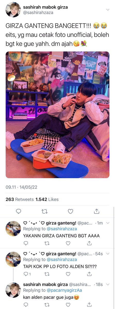 sarah tweet media
