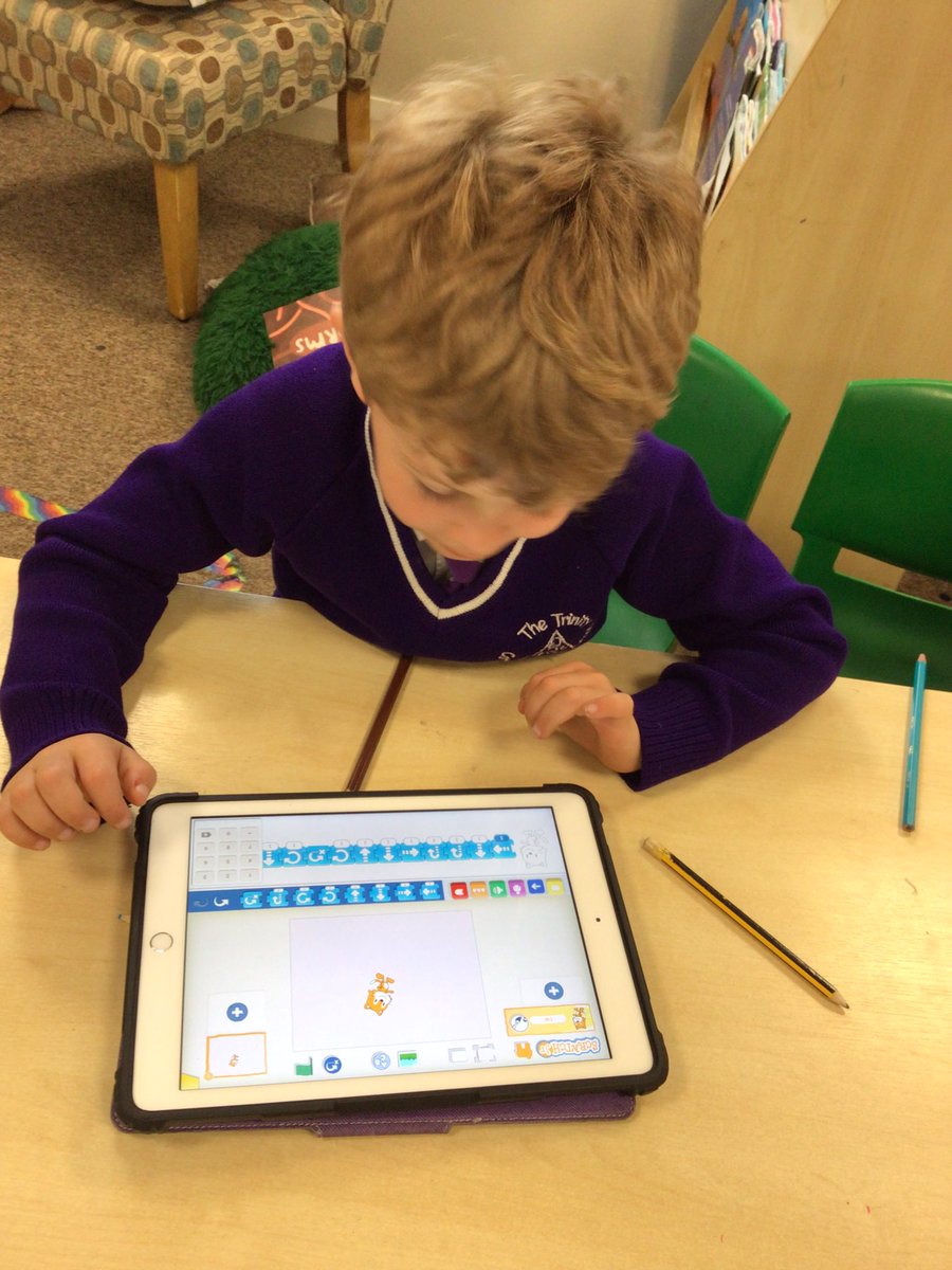 TheTrinityL5's tweet photo. Year 1 using scratch to make a basic code to make a character move. π±β¬
οΈβ¬οΈβ¬
οΈβͺοΈ #trinitycomputing https://t.co/snZaYnFdcG