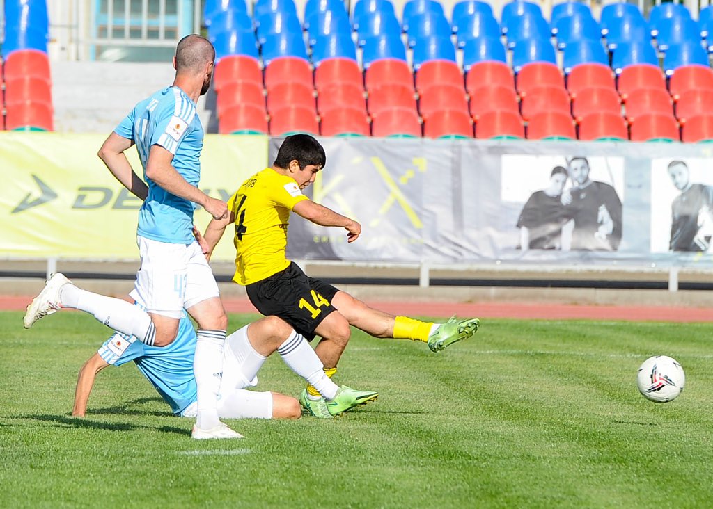 🔰Счёт после первого тайма — 0:0

#Анжи #КубаньХолдингАнжи