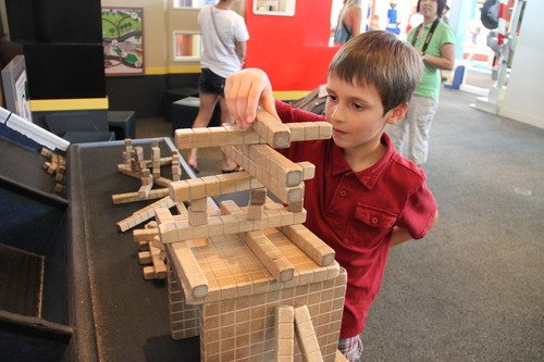 4 Ideas to Help Find Math in Everyday Life:
kohlchildrensmuseum.tumblr.com/post/734526623… 

#earlyed #kinderchat #parenting #parents #ECEchat