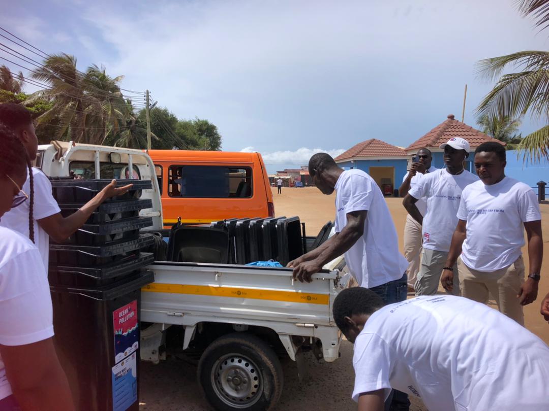 Our team at Ambitious Ghana conducted an awareness training on improper waste disposal at the La Dade Kotopon Municipality in Accra, Ghana. The training is part of 'Riverrecycle Ghana Cleanup Project' run by Ambitious Ghana, River Recycle and Beachcleanup Ghana #wastemanagement